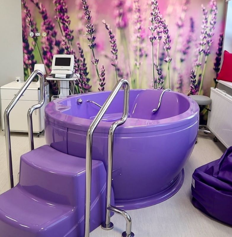 A wholebody bath tub with semi automatic controls. It is suitable for balneological treatments and also giving birth in water.